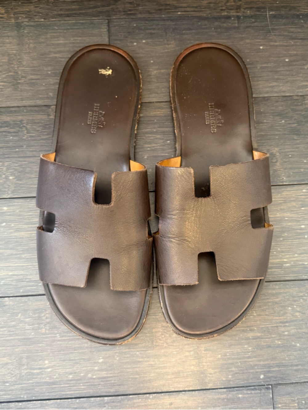 AUTHENTIC MENS HERMES IZMIR “H” LEATHER SANDALS, SIZE EU 43/ US 10, BROWN